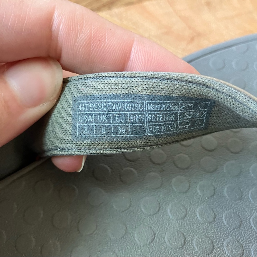 Vionic | Tide 2.0 Pewter Metallic Sequin Toe Post Flip Flop Sandal - Picture 6 of 7